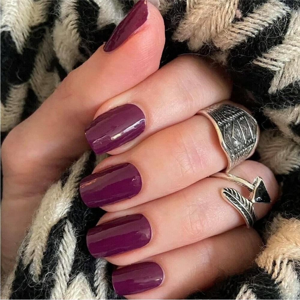 *Retired* Color Street: Aberdeen Aubergine | Eggplant Deep Purple Classic Fall